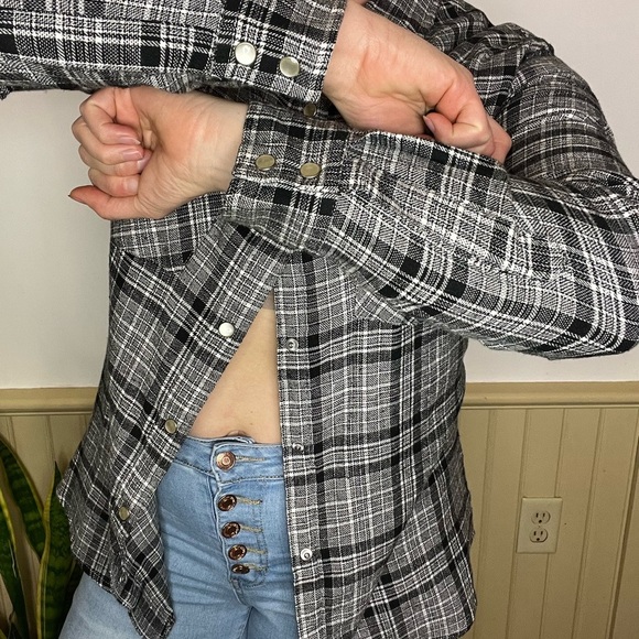 Wrangler Shirt Gray Long Sleeve Plaid Flannel Lightweight Women’s Sz M - Picture 4 of 10
